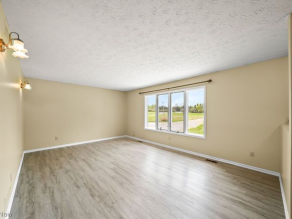 3rd image of 10703 Jones Rd