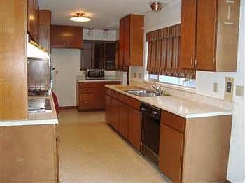 4th image of 9006 Martin Ave NW