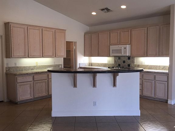 5th image of 79760 Eagle Bend Ct