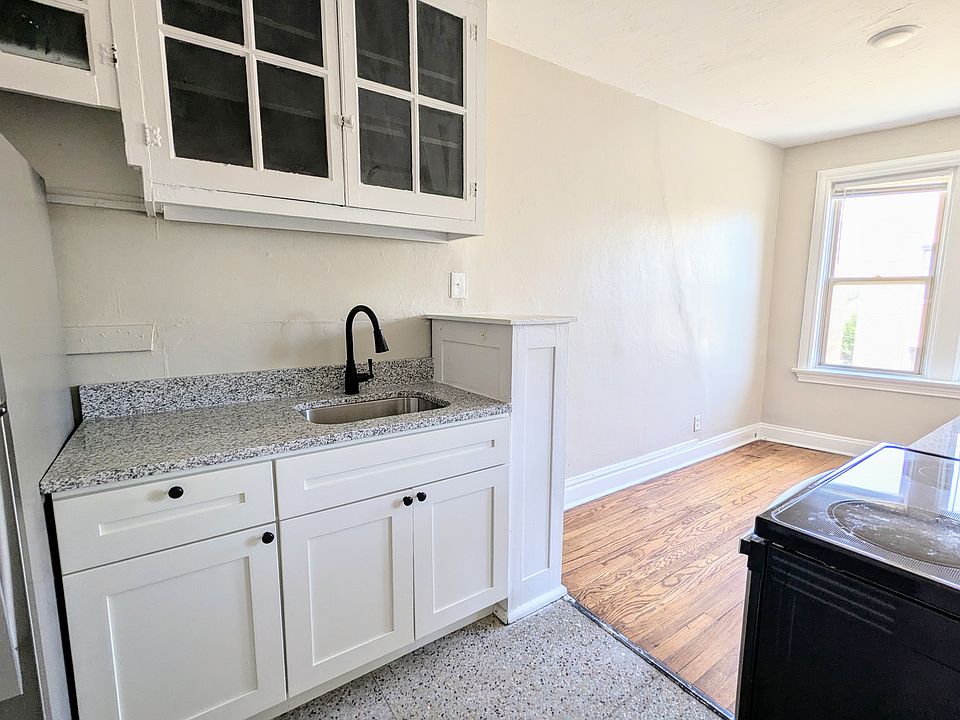 1st image of 4204 Ellenwood Ave #301
