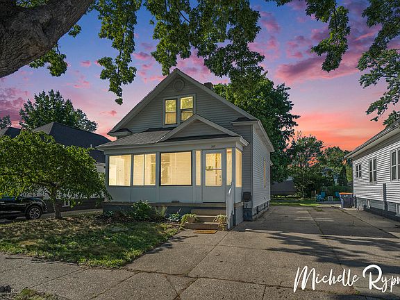 3rd image of 312 W 18th St