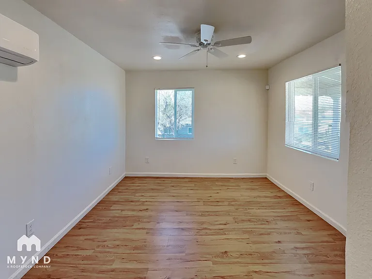 5631 53rd St #3 — Photo 4
