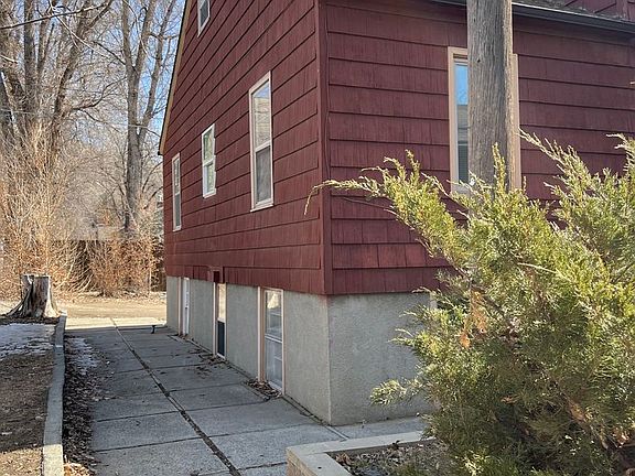 4th image of 2318 12th Ave N #3