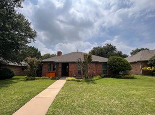 1606 Crooked Creek Dr, Carrollton, TX 75007