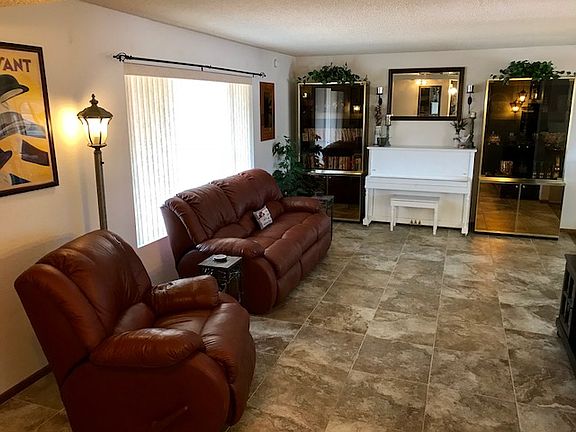 3rd image of 2961 Indian Springs Dr