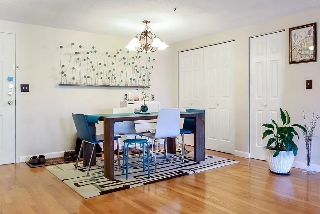 2 bed, 2.0 bath, 1234 sqft, $3,150 — Photo 2