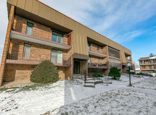 11280 Moraine Dr APT C, Palos Hills, IL 60465