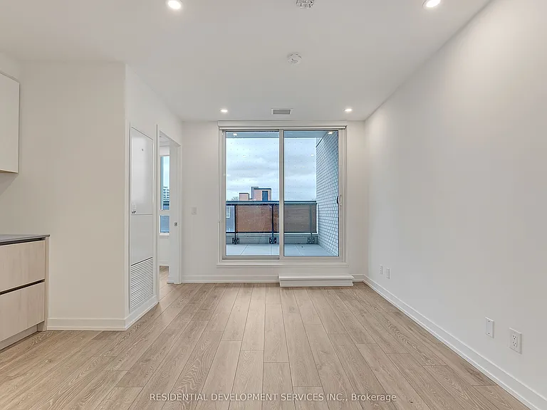 3100 Keele St #332 — Photo 7