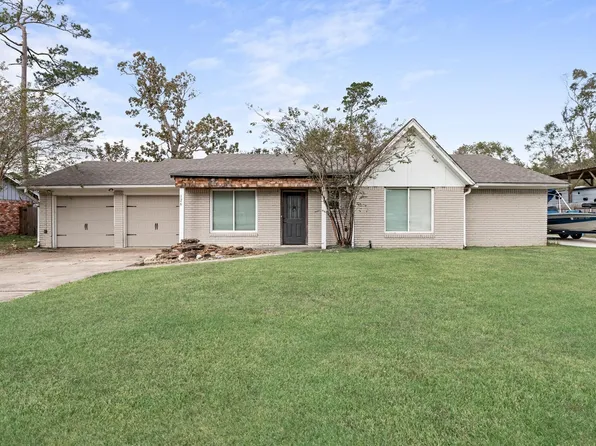 126 Wood Manor Ln, Sour Lake, TX 77659