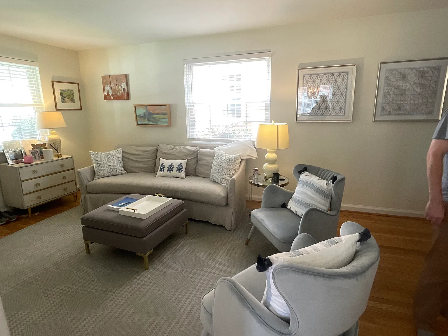 3 bed, 1341 sqft, $3,300 — Photo 2