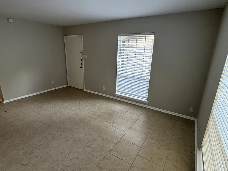1045 Shook Ave #1-158 — Photo 5