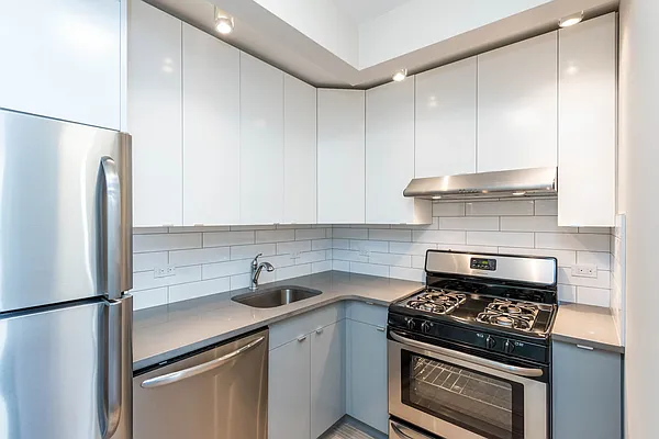 Rented by Nooklyn NYC LLC | media 52