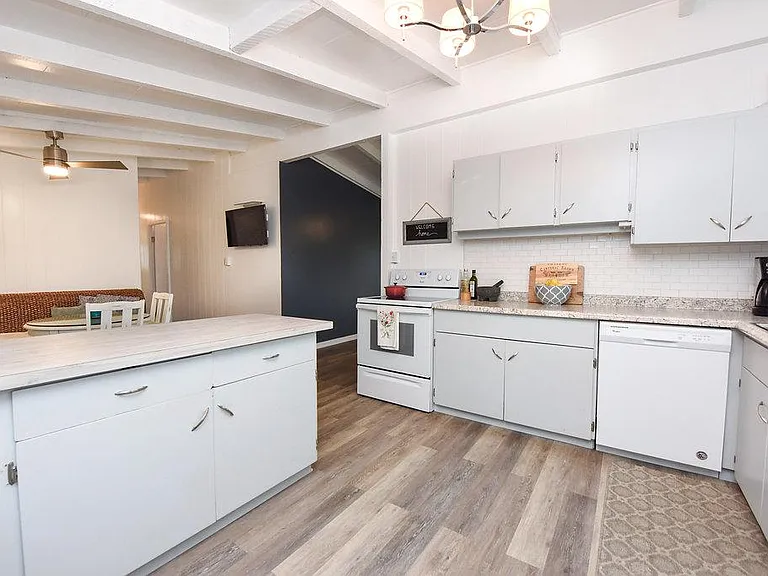 889 Akalei Pl — Photo 4