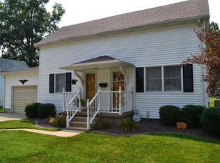 938 N 6th St, Breese, IL 62230