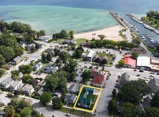 118 W Adams St, Suttons Bay, MI 49682