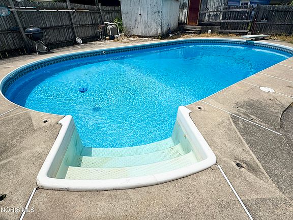 4th image of 203-205 5th St