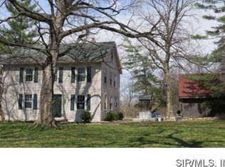 1108 Bethany Ln, Godfrey, IL 62035