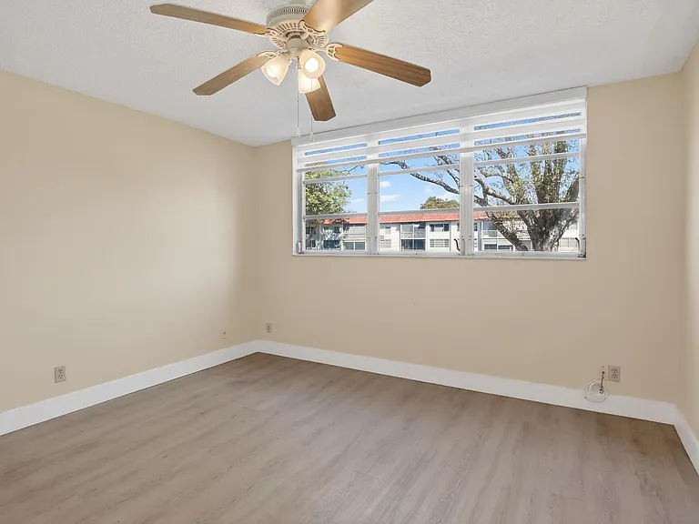 830 S Hollybrook Dr #204 — Photo 6