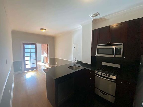 5th image of 117 Waverly Pl #5S