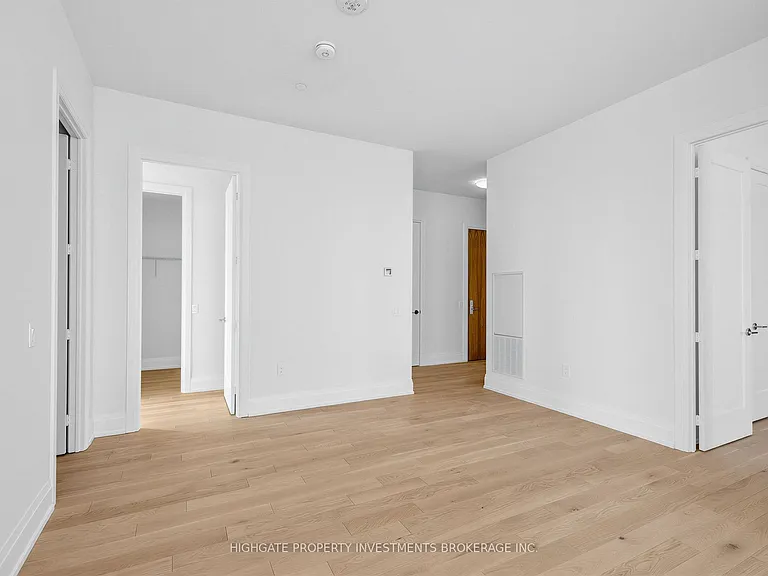 27 Korda Gate #Penthouse 107 — Photo 30