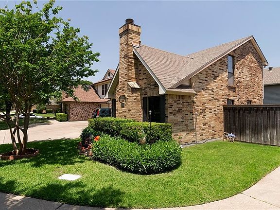 3rd image of 3420 Briaroaks Dr