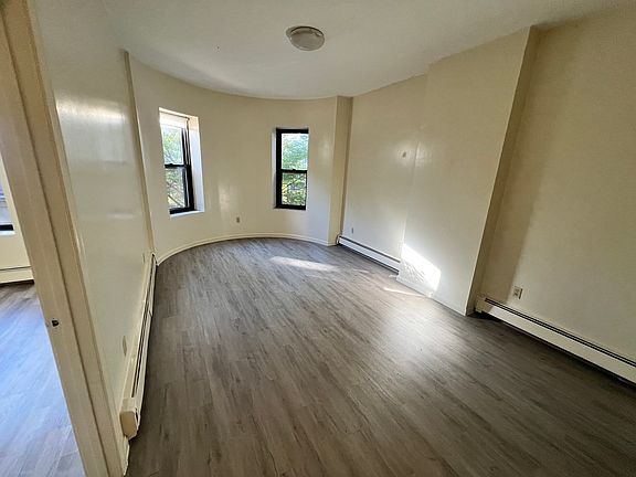 5th image of 3147-3149 Washington St #2