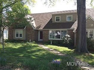 32 Valley View Dr, Vienna, WV 26105