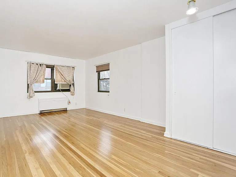 3021 Edwin Ave #5H — Photo 9
