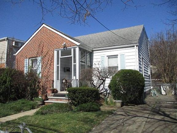 3rd image of 132-35 156th St