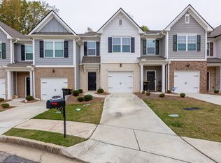 56 Chastain Cir, Newnan, GA 30263