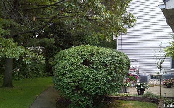 3rd image of 2127 Park Place Dr #1