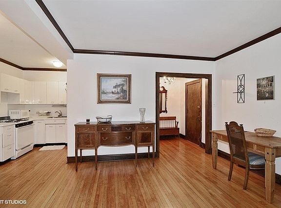 3rd image of 2326 N Lincoln Park W APT 1A