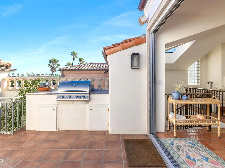 1571 Mandalay Beach Rd — Photo 19