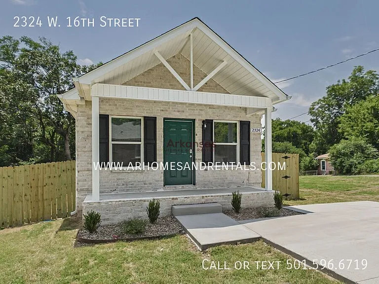 2324 W 16th St — Photo 1
