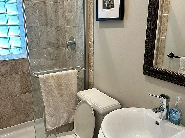 1119 W Belden Ave #1 — Photo 8