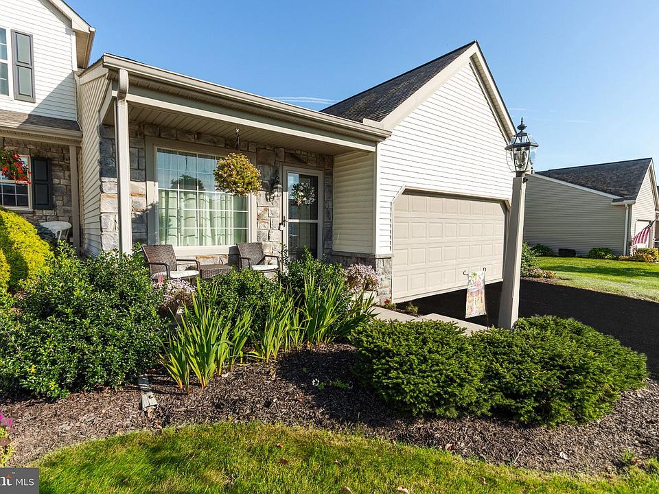 2nd image of 1478 Windemere Pl