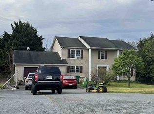 2402 Hoffman Rd, Greencastle, PA 17225