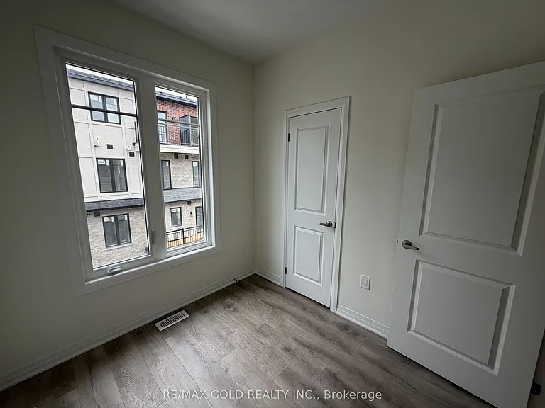 702 Front Royal St — Photo 15