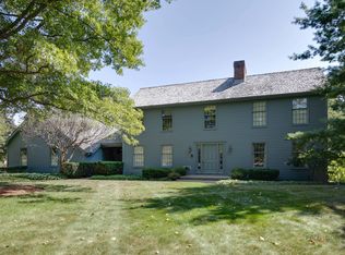 395 Fox Run Rd, Libertyville, IL 60048