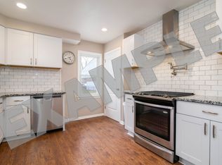 20512 Elkhart St, Harper Woods, MI 48225