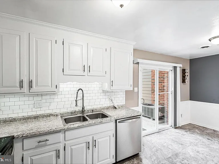 7823 Provincetown Dr — Photo 4