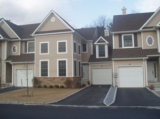 40 Eagle Cir, Bohemia, NY