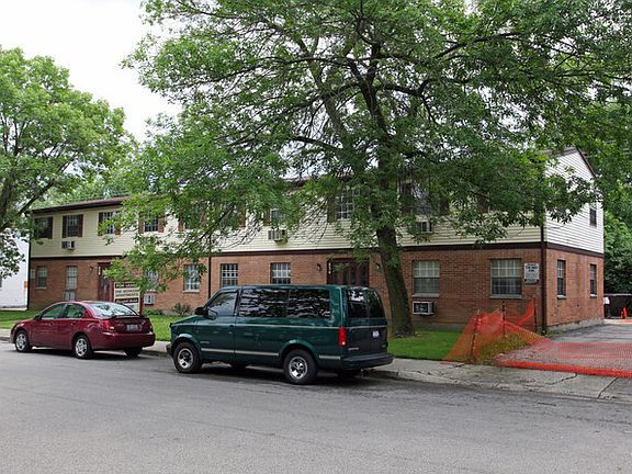 4th image of 834 Continental Ct #8