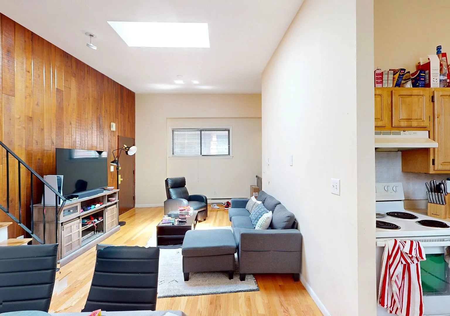 Two-Level Carriage Home in Back Bay with No Fee — Photo 4