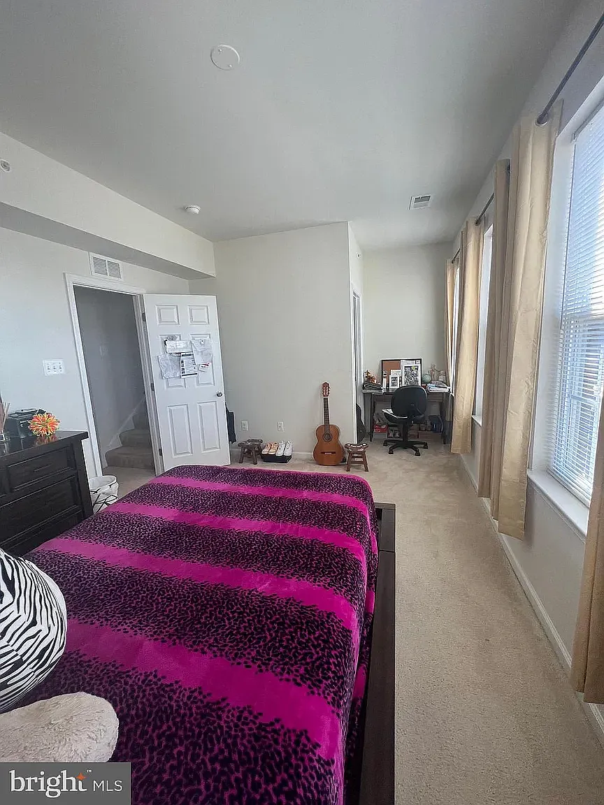 4 bed, 4.5 bath, $1,200 — Photo 2