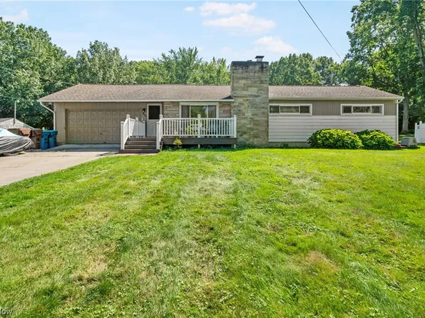 800 Center Rd, Akron, OH 44319