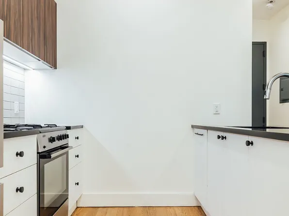 1540 Putnam Avenue image 4 of 18