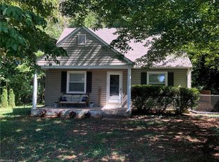 3715 Cash Dr, Winston Salem, NC 27107
