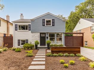 704 Long Rd, Glenview, IL 60025