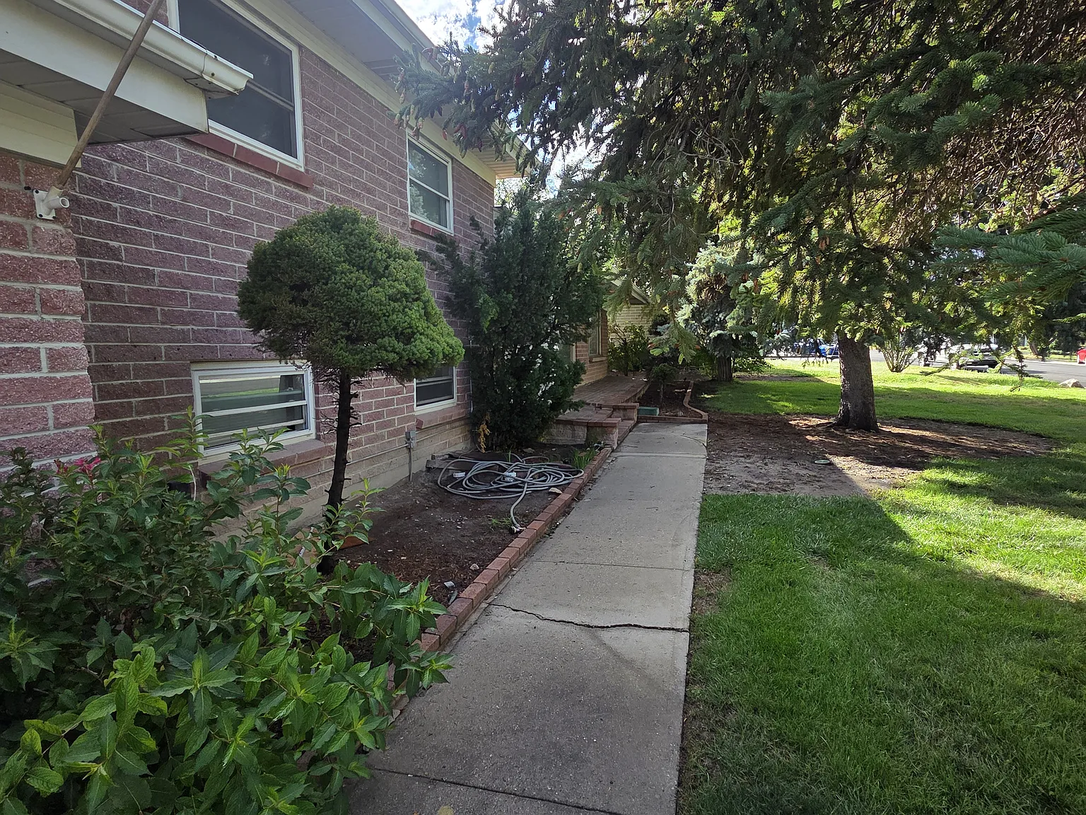 3 bed, 2500 sqft, $2,650 — Photo 4